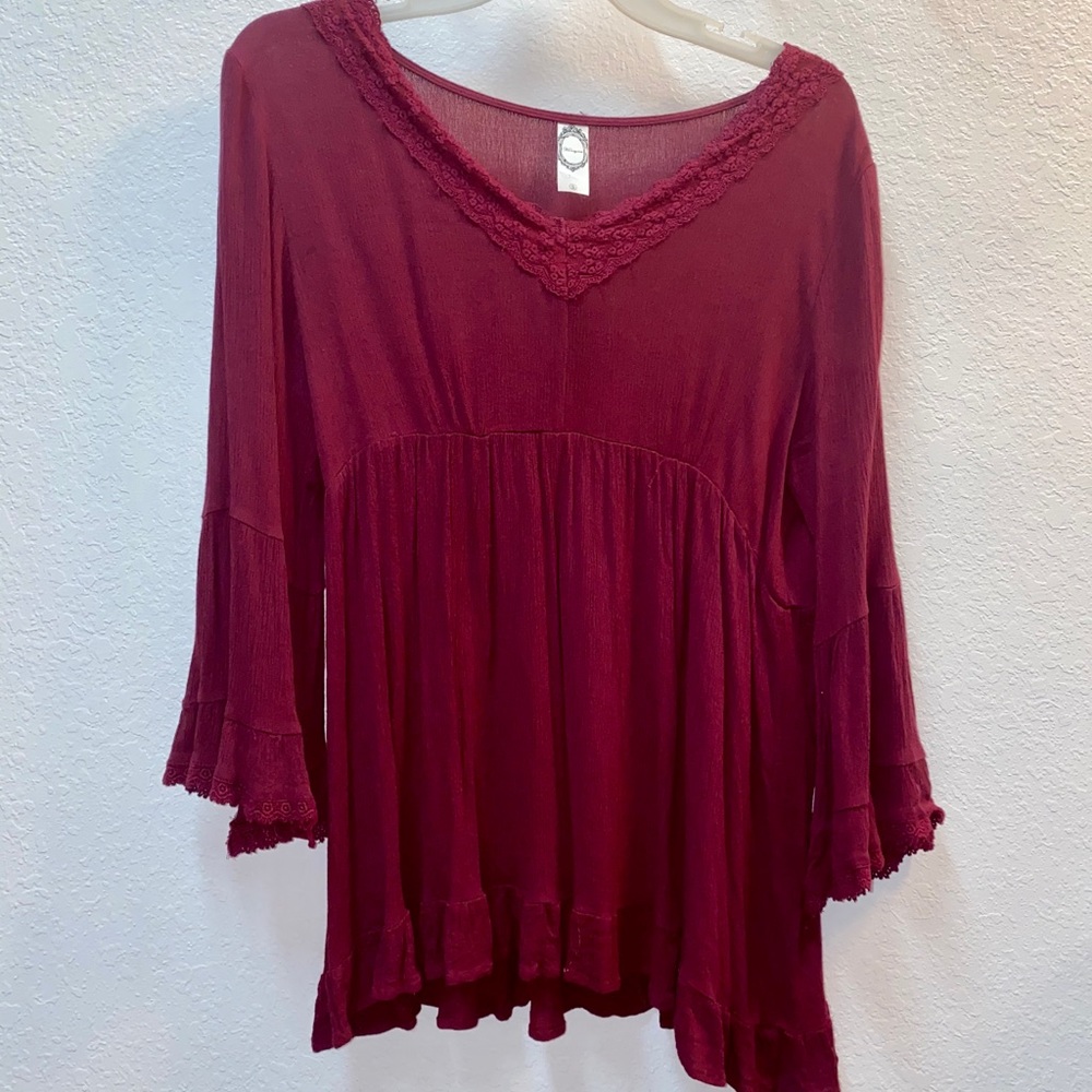 Maroon Honeyme top with lace 🍁